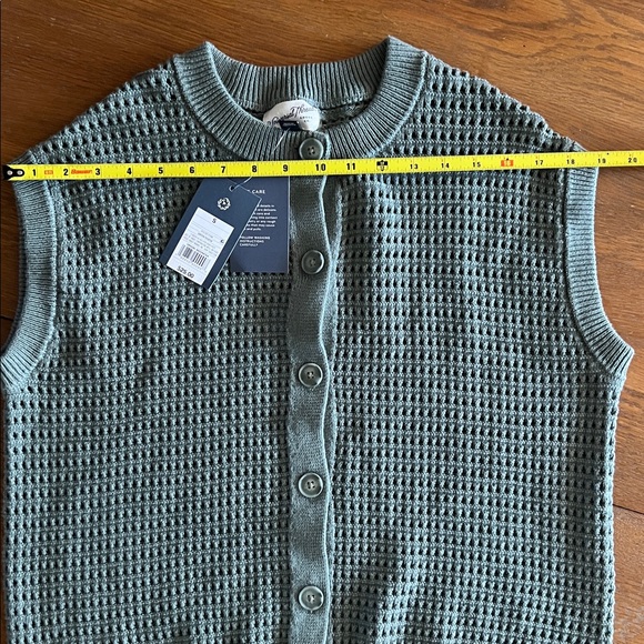 Women's Small Pointelle Sweater Vest- NWT - Picture 5 of 8